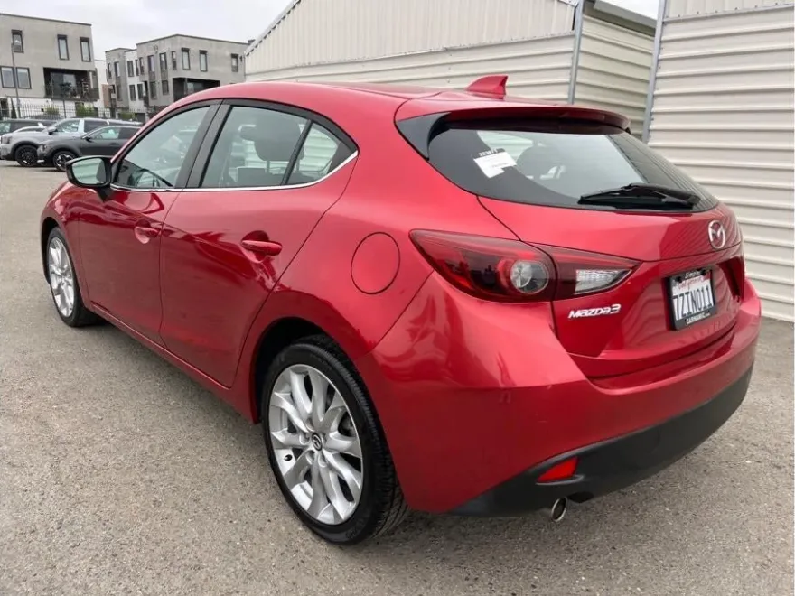2015 Mazda Mazda3 s Grand Touring Hatchback photo 7