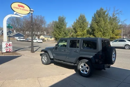 2017 Jeep Wrangler Unlimited Sport photo 2