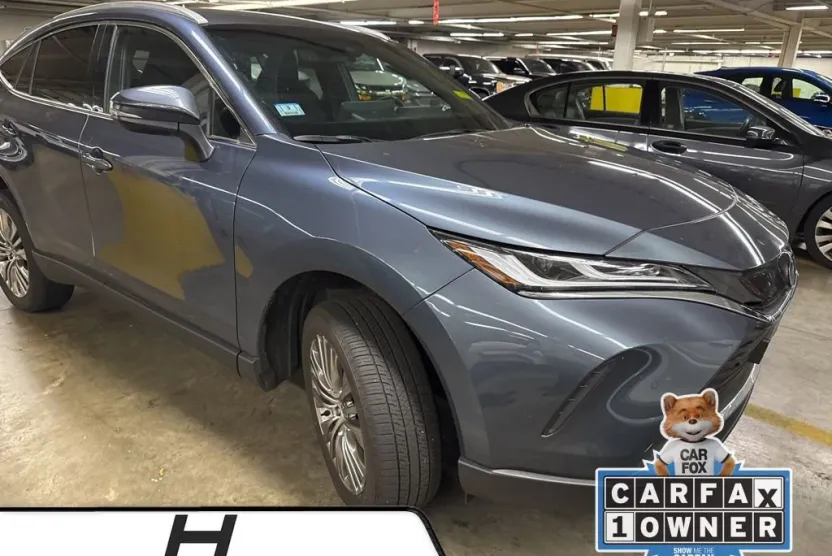2024 Toyota Venza XLE photo 1