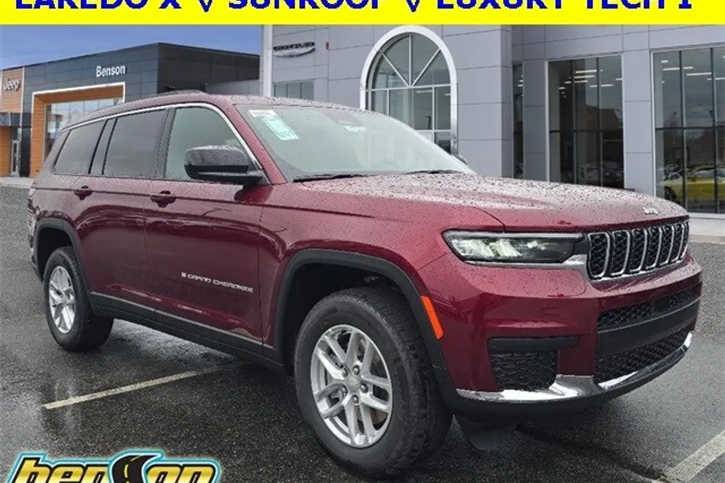 2025 Jeep Grand Cherokee Laredo photo 1