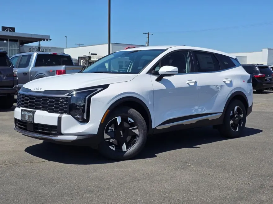 2026 Kia Sportage LX photo 1