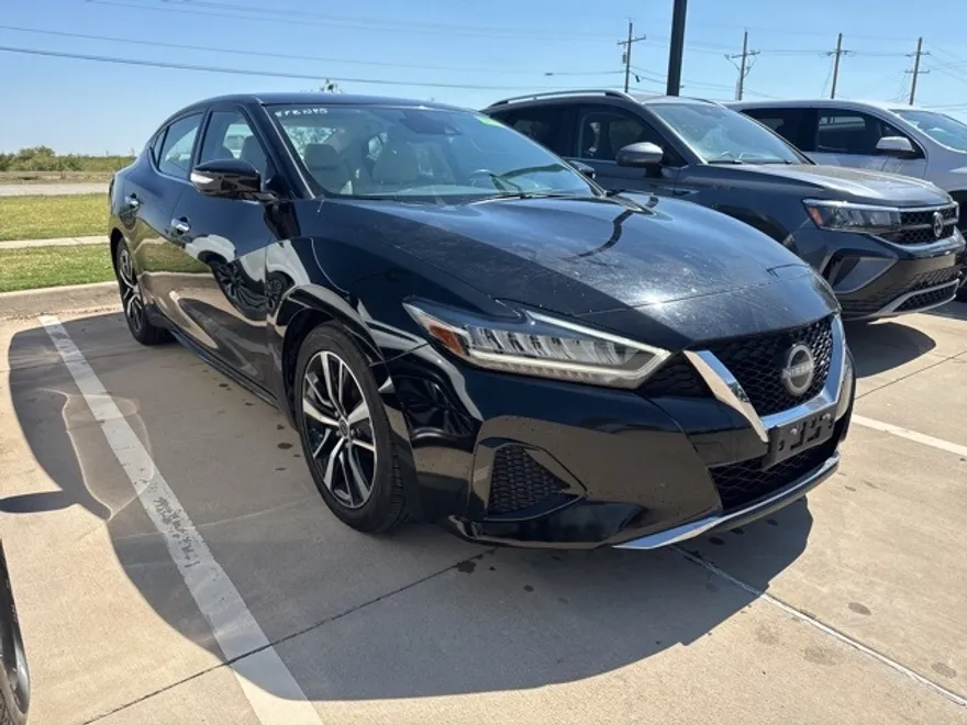2023 Nissan Maxima SV photo 1