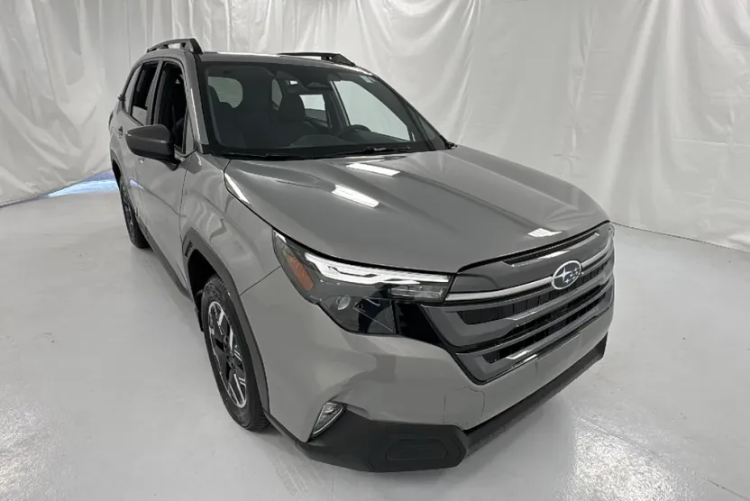 2025 Subaru Forester Premium Base photo 1