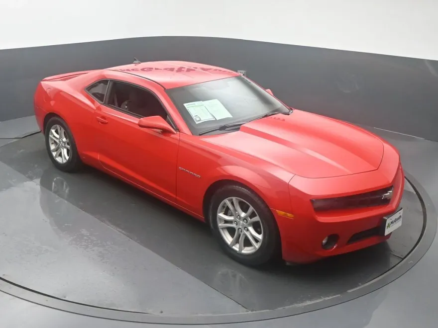 2013 Chevrolet Camaro 1LT photo 1