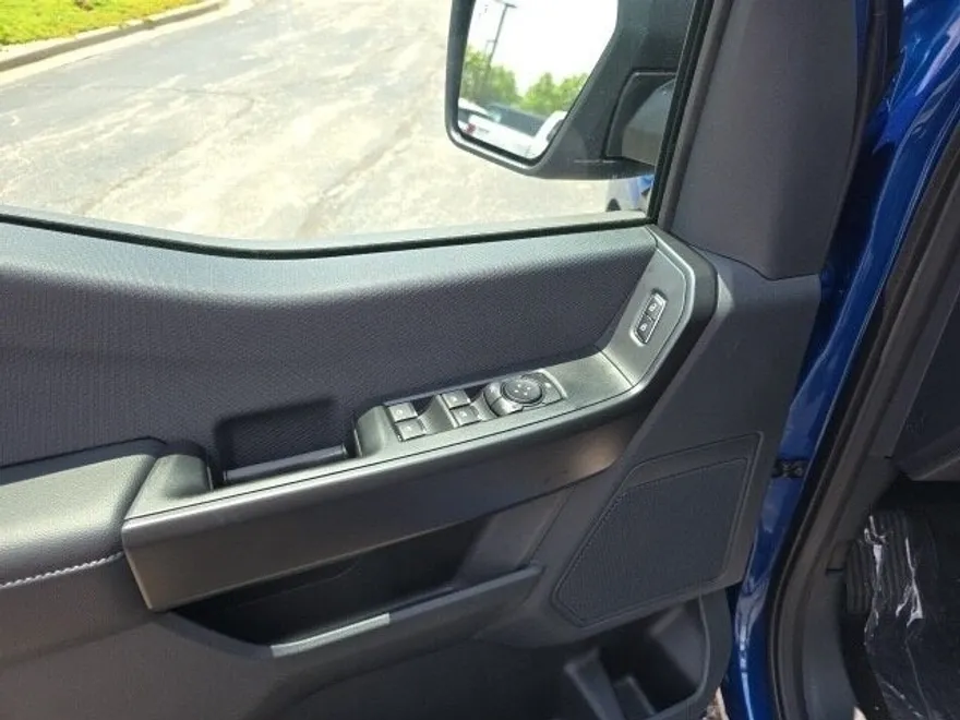 2025 Ford F-150 STX photo 10