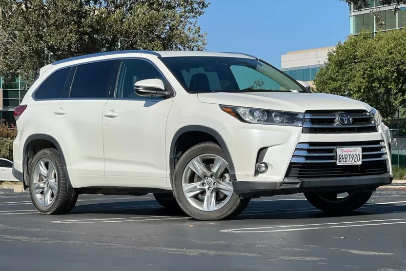 2019 Toyota Highlander Limited photo 1