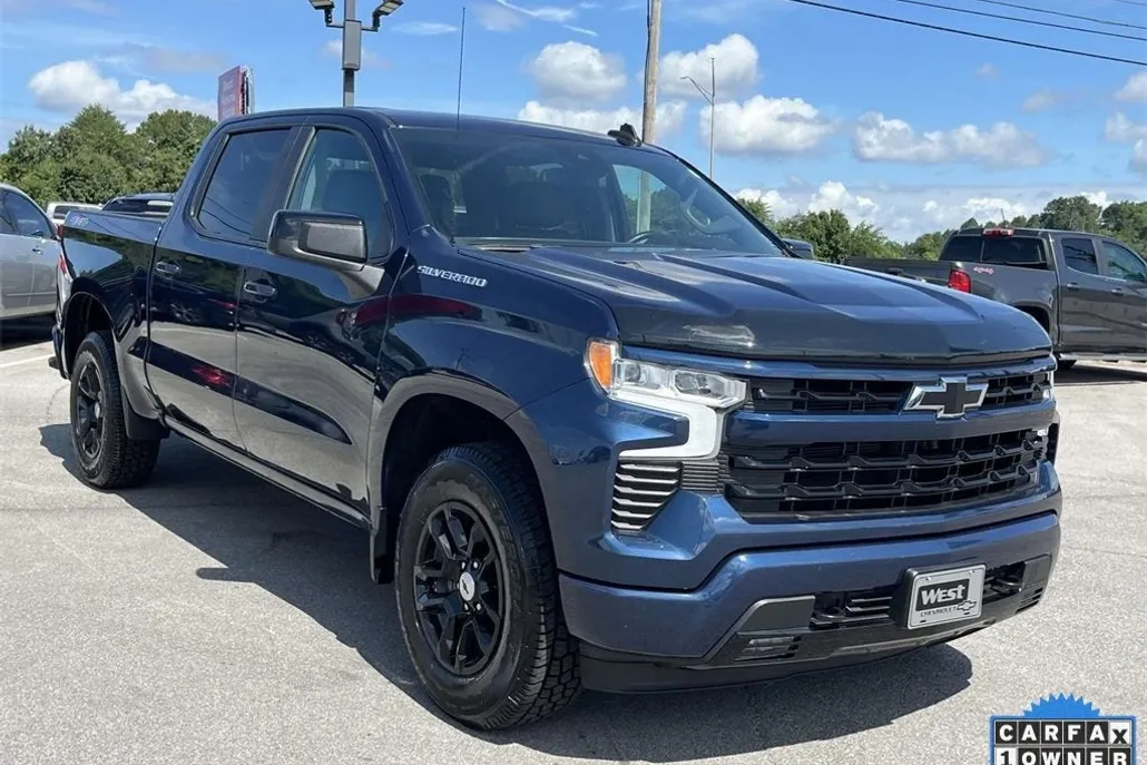 2023 Chevrolet Silverado 1500 RST photo 1