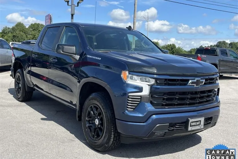 2023 Chevrolet Silverado 1500 RST photo 1