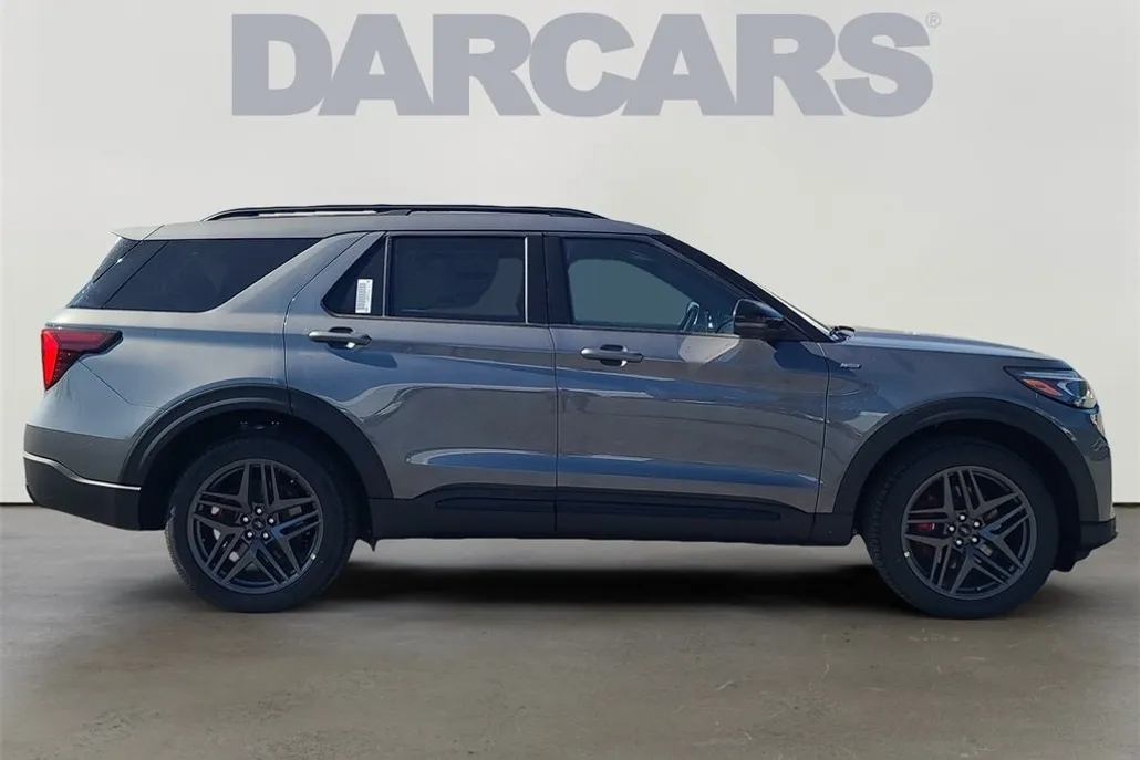 2025 Ford Explorer ST-Line photo 1