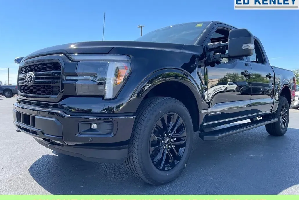 2025 Ford F-150 Lariat photo 1