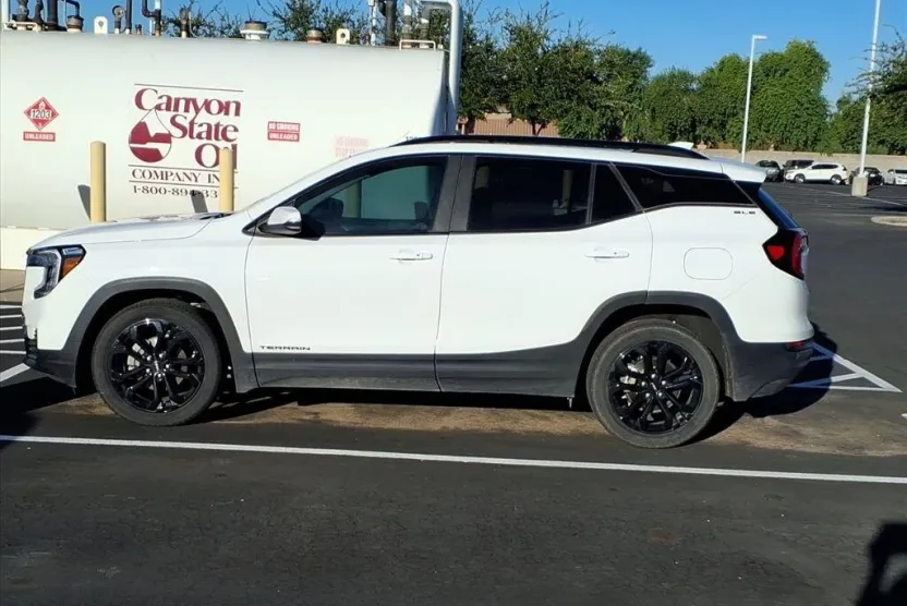 2022 Gmc Terrain SLE photo 1