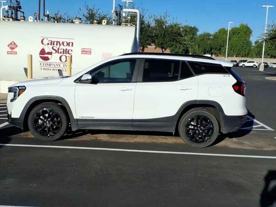 2022 Gmc Terrain SLE photo 1
