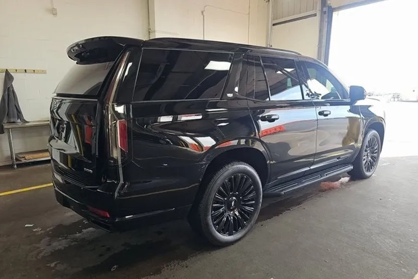 2021 Cadillac Escalade Luxury photo 1