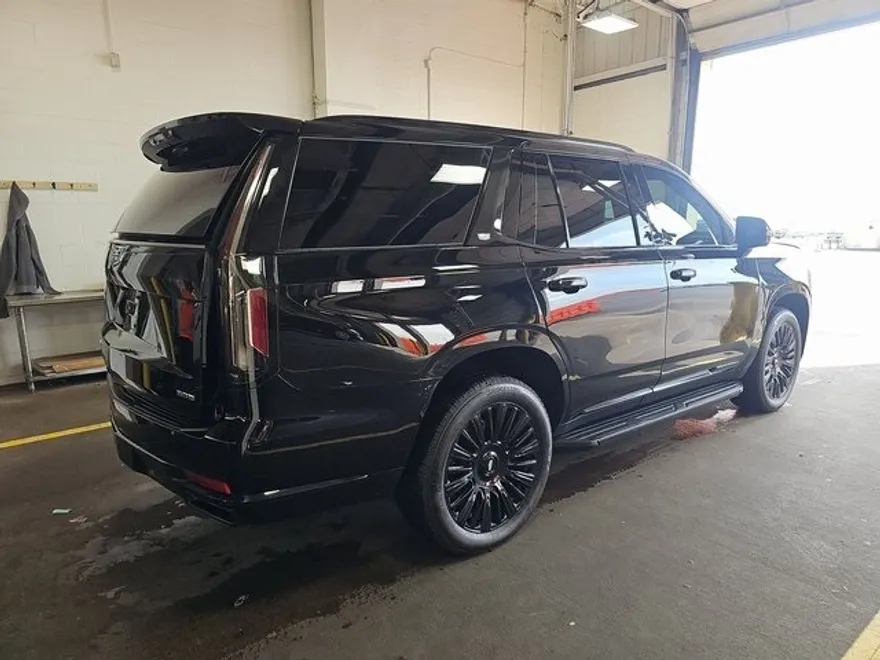2021 Cadillac Escalade Luxury photo 1