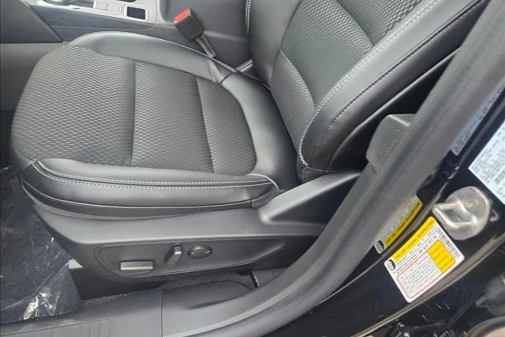 2025 Ford Escape photo 1