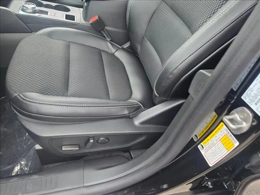 2025 Ford Escape photo 1