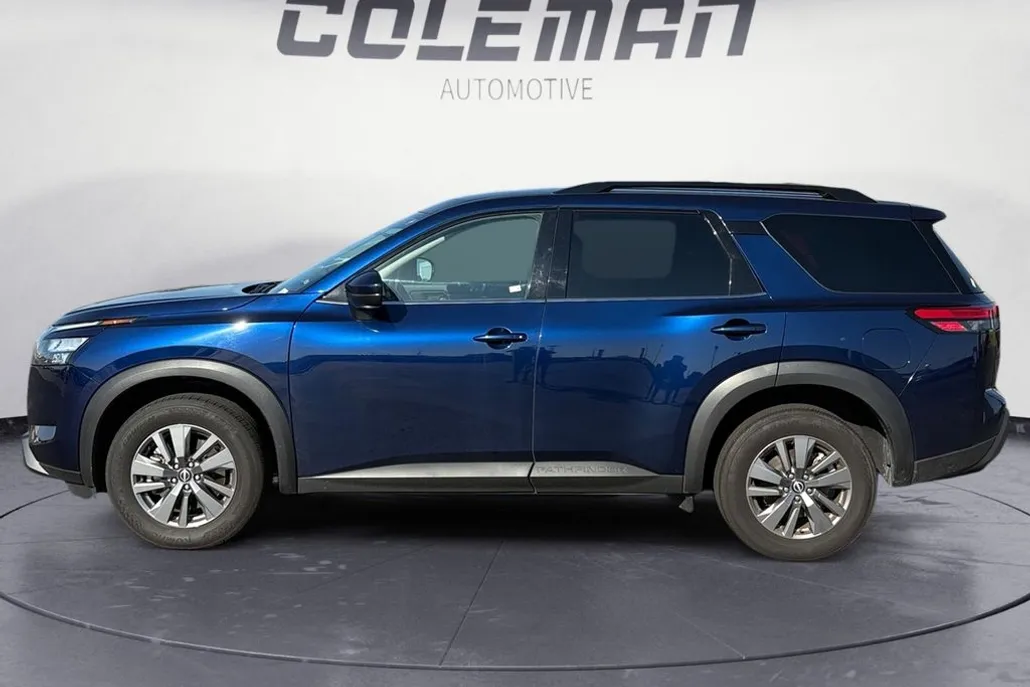 2024 Nissan Pathfinder SV photo 1