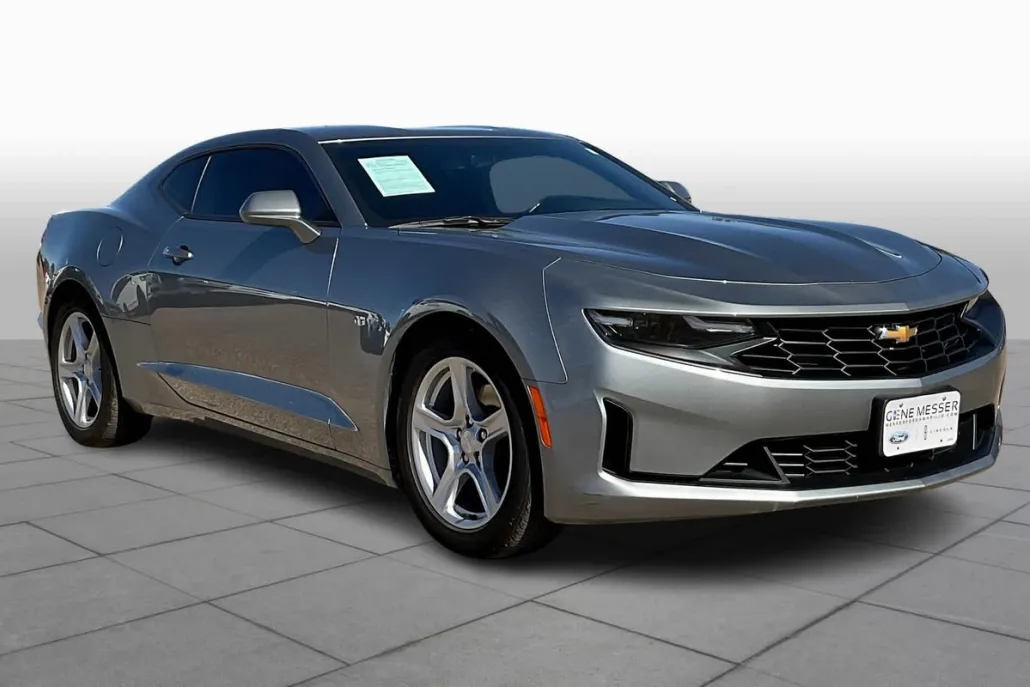 2023 Chevrolet Camaro 1LT photo 1