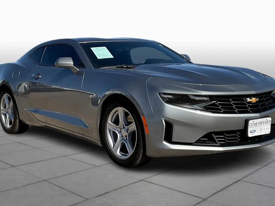 2023 Chevrolet Camaro 1LT photo 1