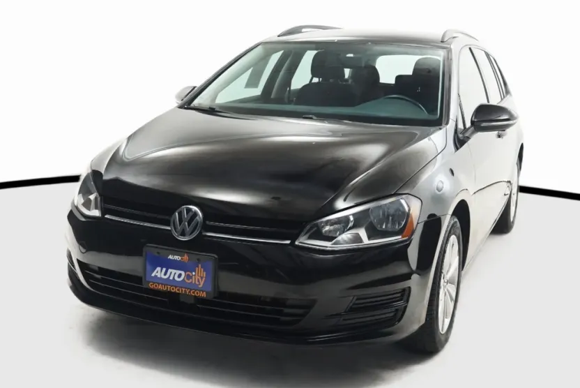 2017 Volkswagen Golf SportWagen S photo 1