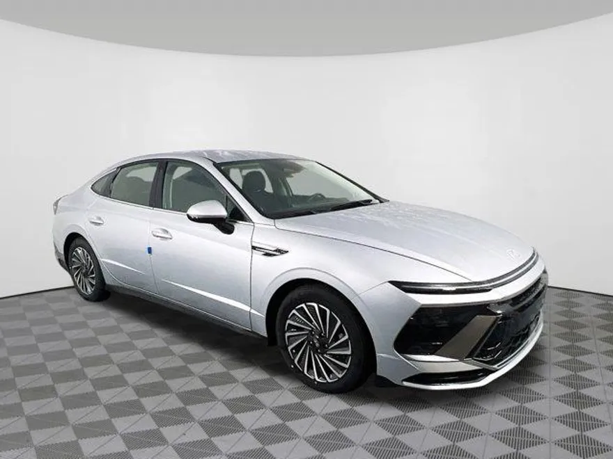 2025 Hyundai Sonata Hybrid SEL photo 1