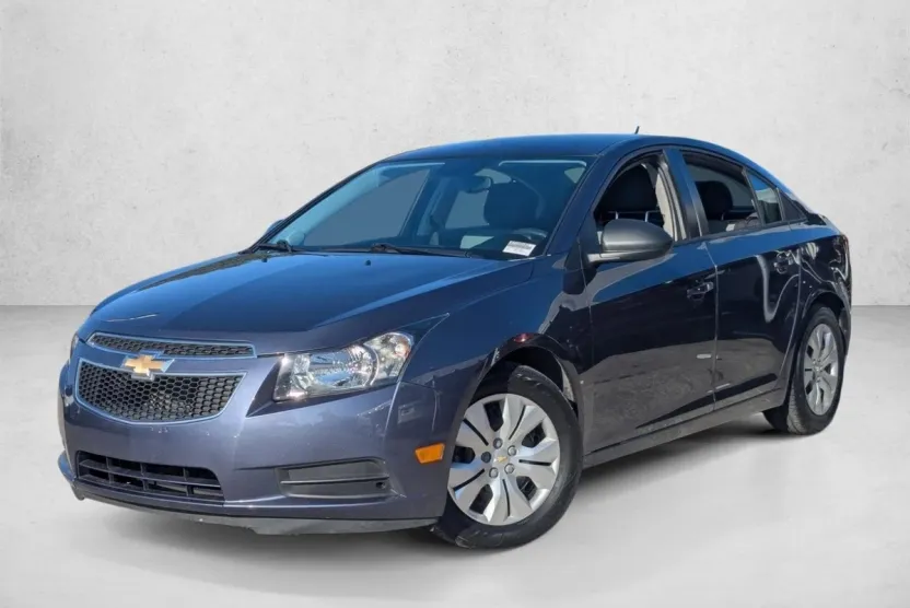 2014 Chevrolet Cruze LS photo 1