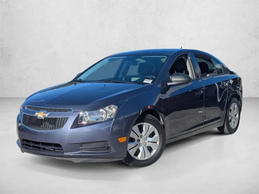 2014 Chevrolet Cruze LS photo 1
