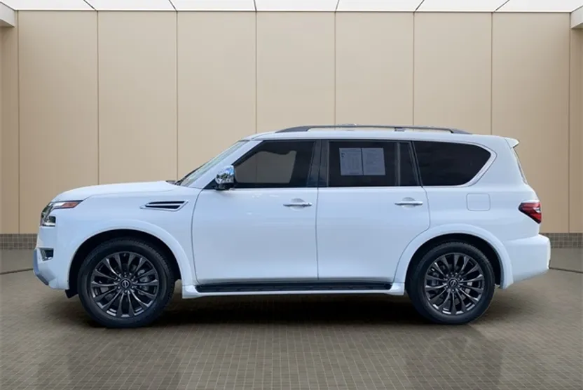 2024 Nissan Armada Platinum photo 1