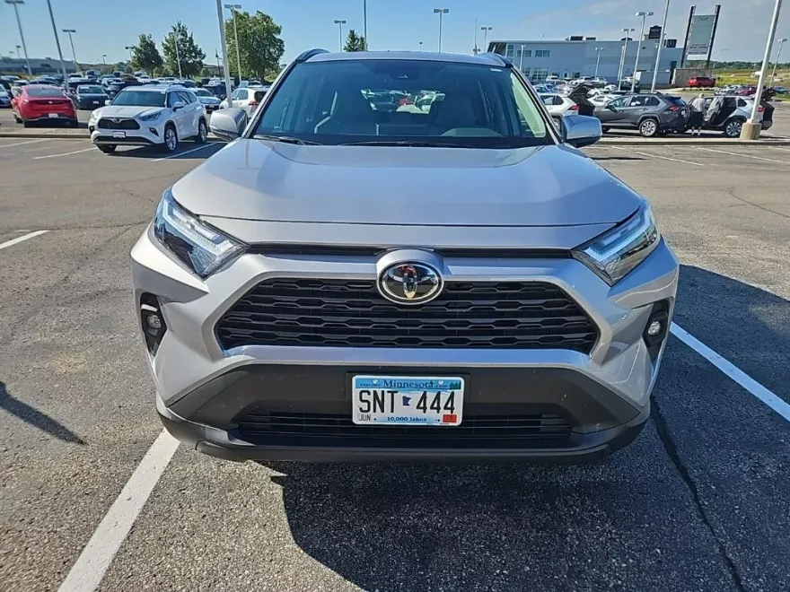 2025 Toyota RAV4 XLE Premium photo 1