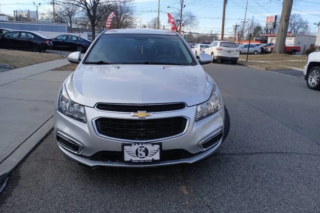 2015 Chevrolet Cruze photo 1