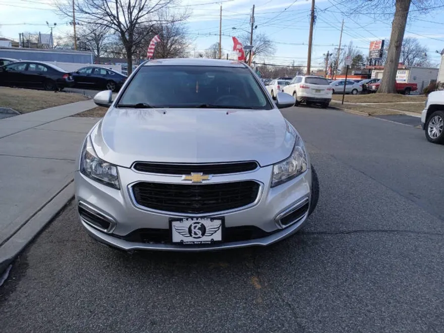 2015 Chevrolet Cruze photo 1