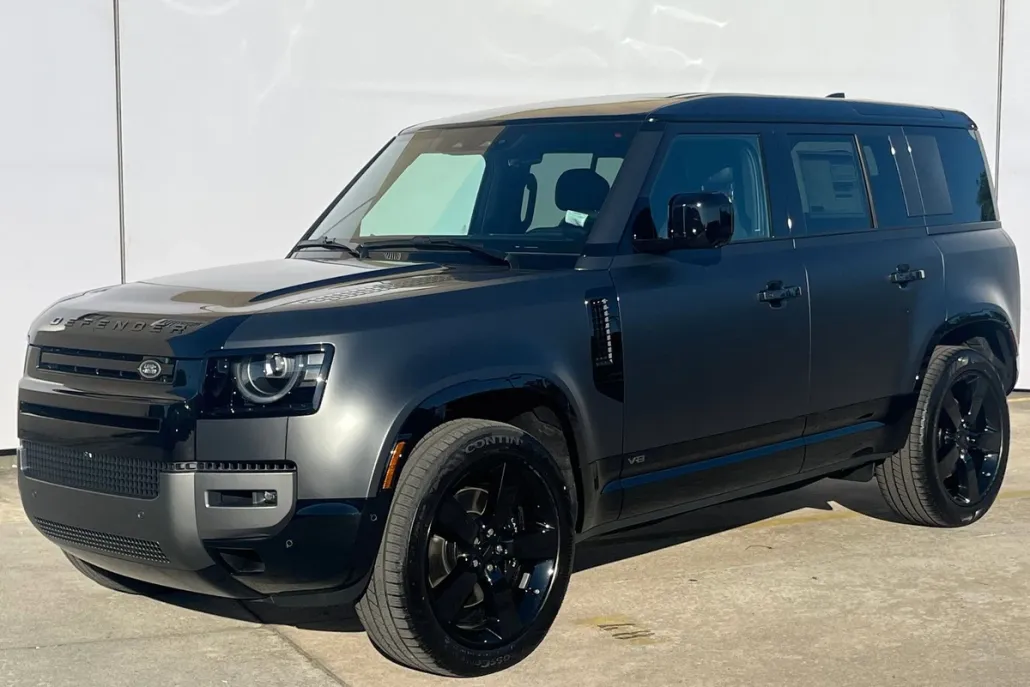 2026 Land Rover Defender 110 V8 photo 1