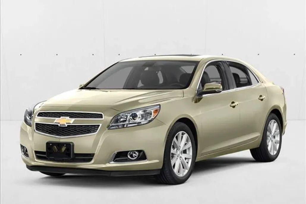 2013 Chevrolet Malibu 1LT photo 1