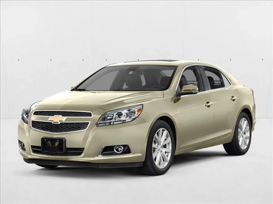 2013 Chevrolet Malibu 1LT photo 1