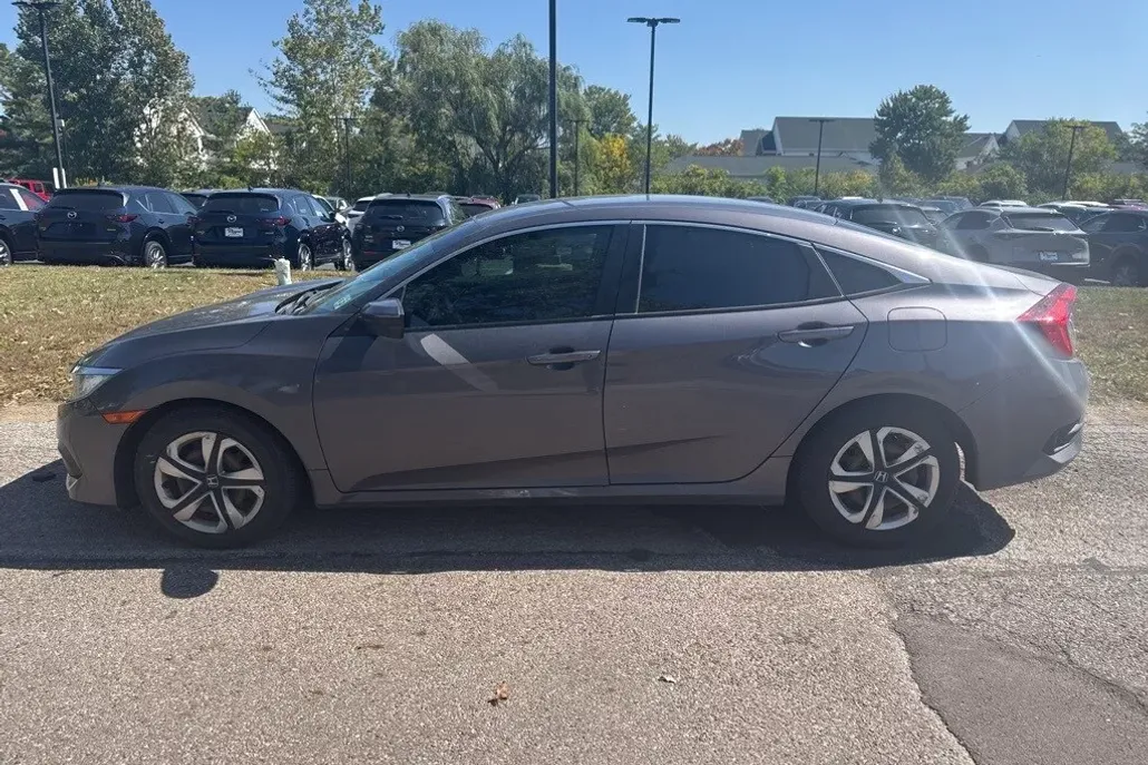 2017 Honda Civic LX photo 1