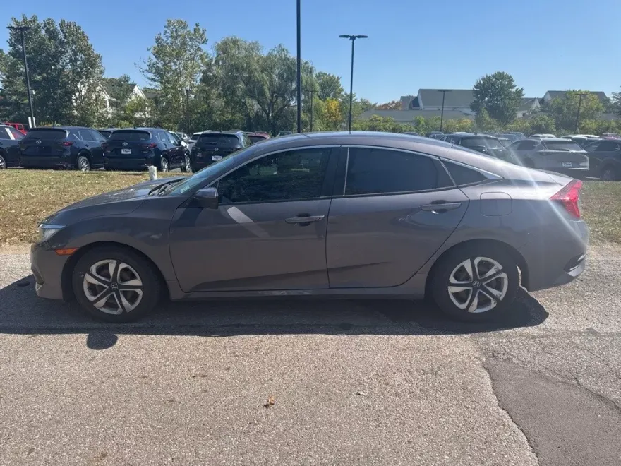 2017 Honda Civic LX photo 1