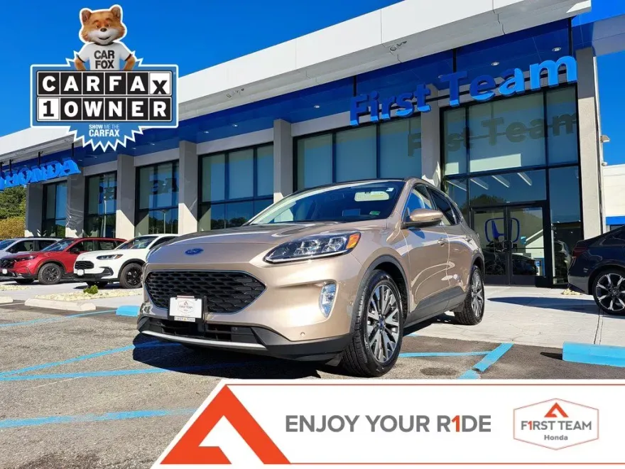 2020 Ford Escape Titanium Hybrid photo 1