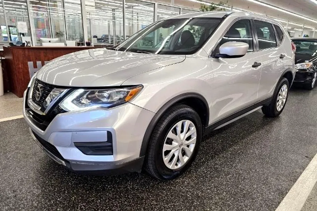 2020 Nissan Rogue S photo 1