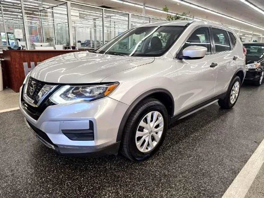 2020 Nissan Rogue S photo 1