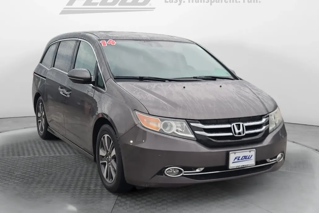 2014 Honda Odyssey Touring photo 1