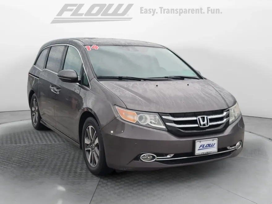 2014 Honda Odyssey Touring photo 1