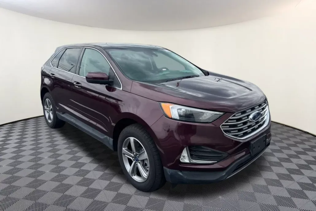 2022 Ford Edge SEL photo 1
