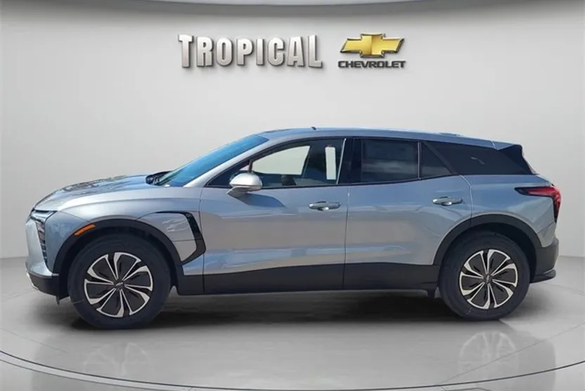 2025 Chevrolet Blazer EV photo 1