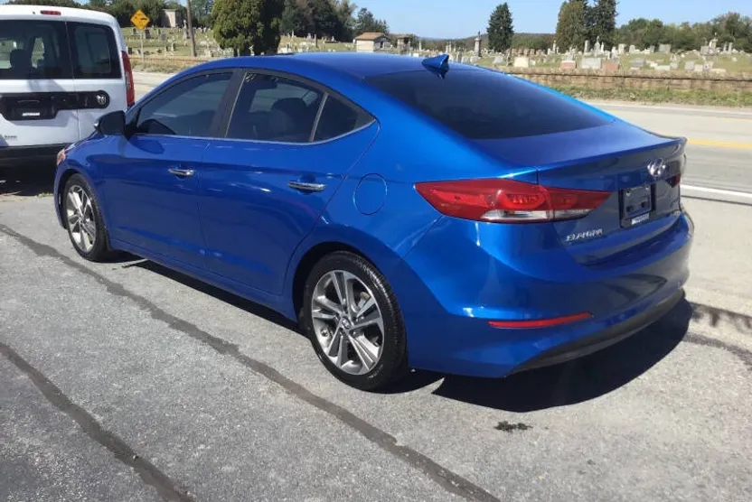 2017 Hyundai Elantra Limited photo 1