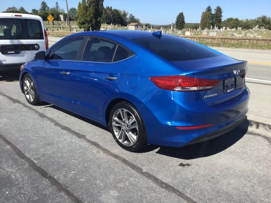 2017 Hyundai Elantra Limited photo 1
