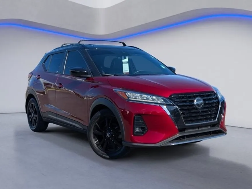 2021 Nissan Kicks SR photo 1