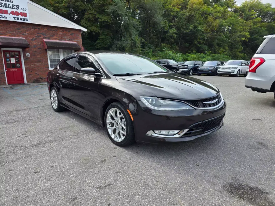 2015 Chrysler 200 C photo 1