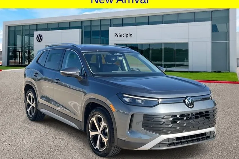 2025 Volkswagen Tiguan SE photo 1