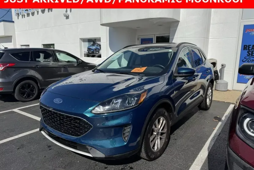 2020 Ford Escape SE photo 1