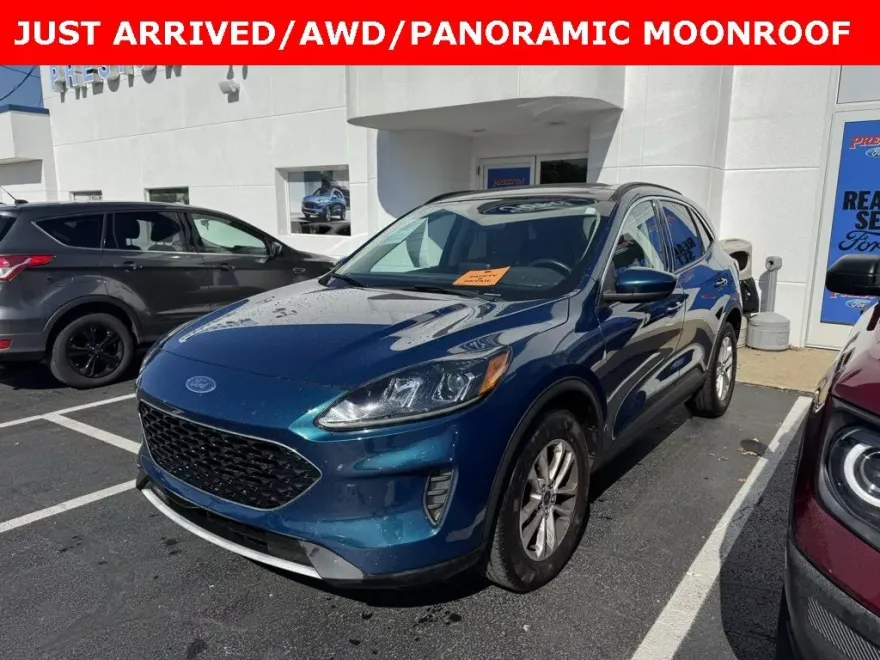 2020 Ford Escape SE photo 1